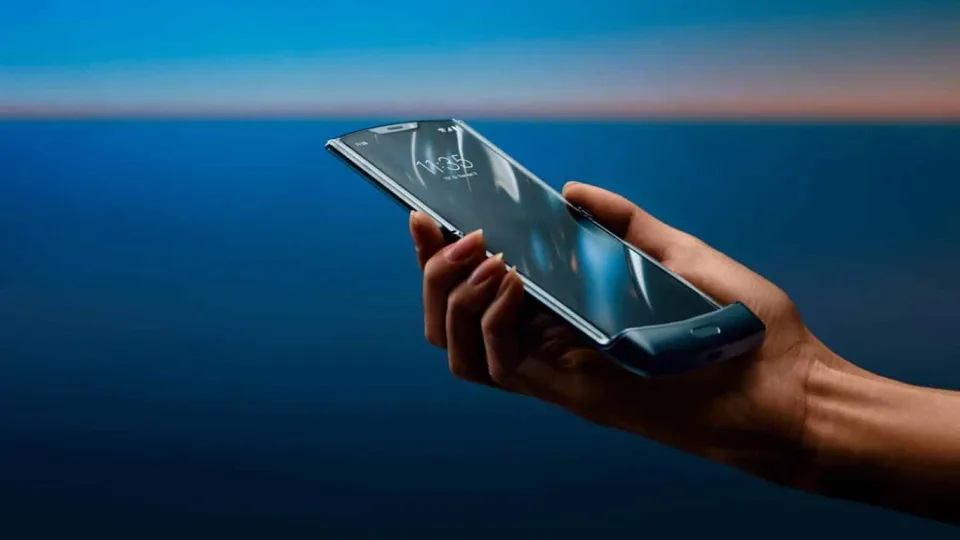 Du už vieno kainą: „Motorola Razr 2019“ parduodamas perpus pigiau