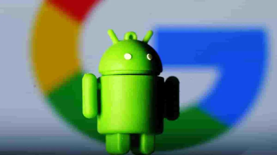 „Android“ telefonų naudotojai yra gudresni ir taupesni? Internete žaibiškai išplito netikras „Harvardo“ tyrimas
