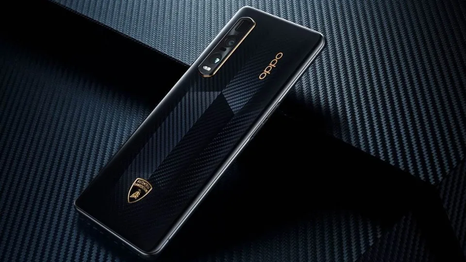 Europoje jau parduodamas „Lamborghini” telefonas: įspūdingas dizainas ir beveik €1900 kaina