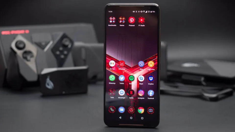 Pristatytas milžiniškos galios „ASUS ROG Phone 3” telefonas: 6000mAh baterija, 144Hz ekranas ir padori kaina