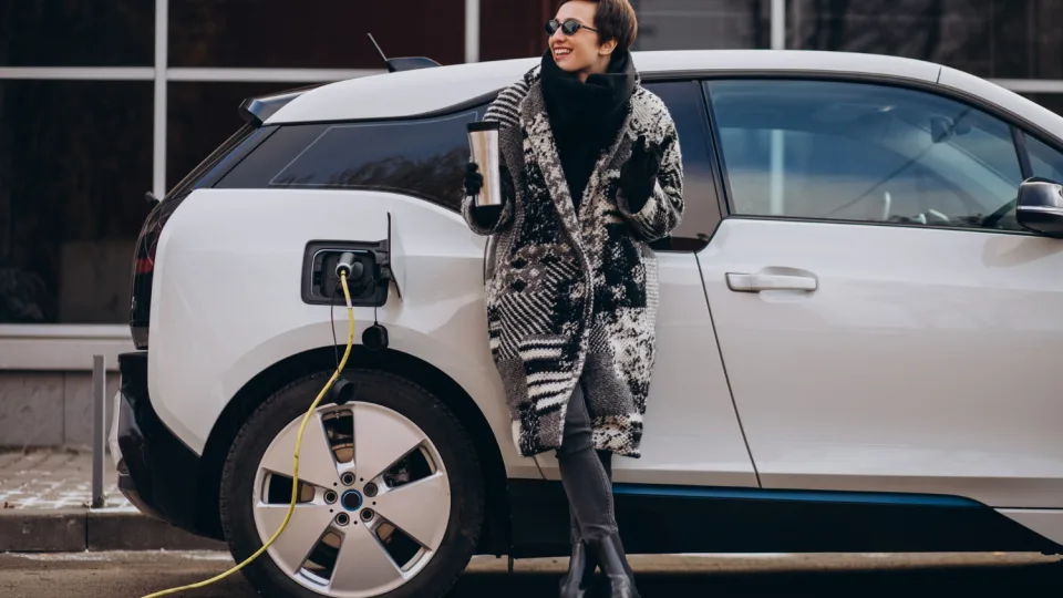 Turintys elektrinį automobilį turėtų suklusti: ekspertai pasakė, kokios kritinės klaidos gali pakenkti jūsų automobiliui, venkite šių dalykų