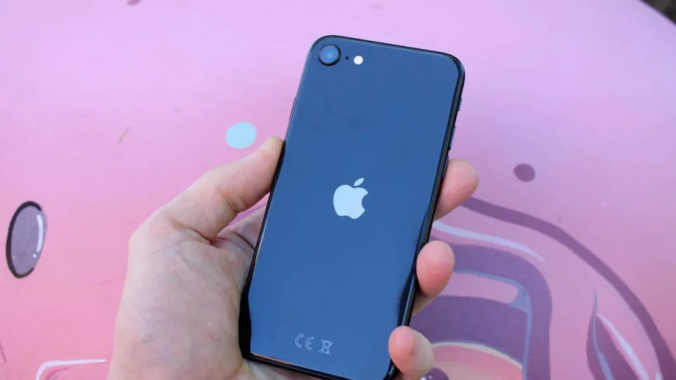 Paradoksas: „Apple” pardavimai auga, o konkurentai skaičiuoja pandemijos nuostolius