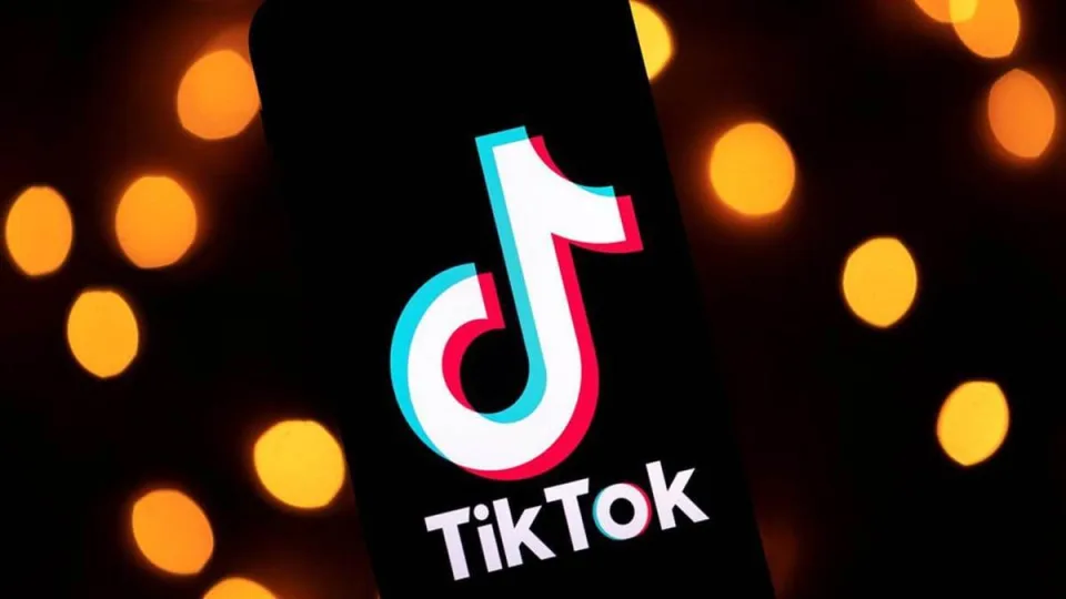 „TikTok“ tinkle plinta naujas šiurpą keliantis iššūkis: paauglių išmonė baigiasi gaisrais ir sprogimais
