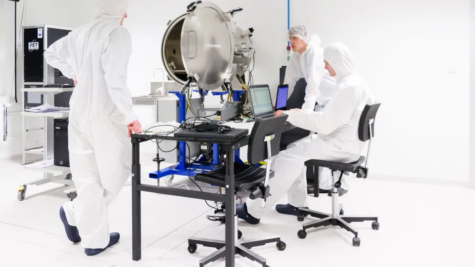 Tarptautinė palydovų kūrėjų „NanoAvionics“ sėkmė: per metus – partnerystė su NASA, naujos rinkos technologijos ir 3 nauji biurai