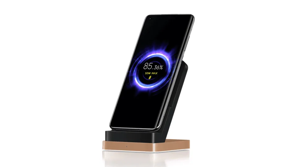 „Xiaomi” papasakojo, kaip jai pavyksta „Mi 10 Ultra” bateriją belaidžiu būdu įkrauti vos per 40min: konkurentai turėtų pasimokyti