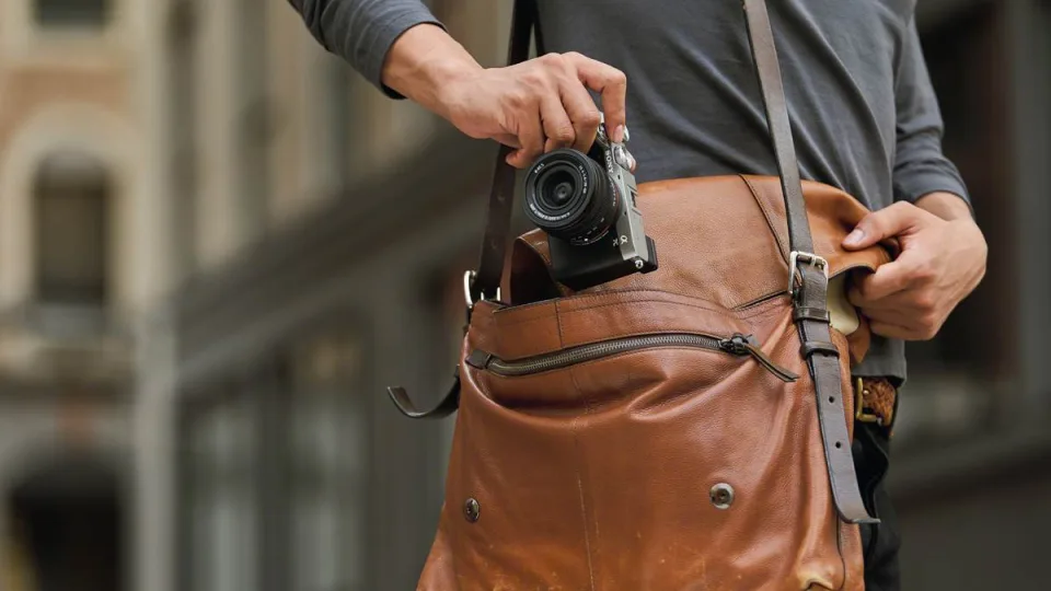 „Sony“ pristato mažiausią sisteminį fotoaparatą pasaulyje – naująjį „Alpha 7C”: sužinokite kainą Lietuvoje