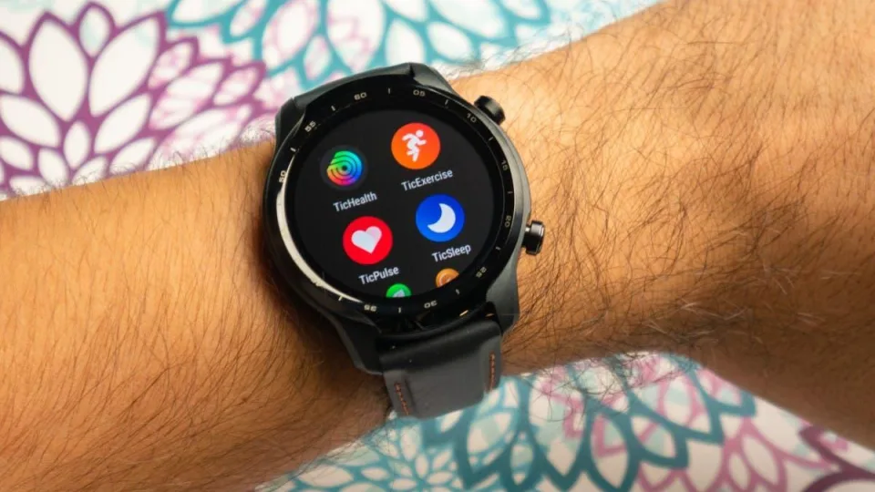 „Wear OS“ laikrodžio ciferblato parsisiuntimas ir nustatymas būtų itin sudėtingas, tačiau „Google“ vis dar siekia palengvinti visą laikrodžio ciferblato taikymo procesą
