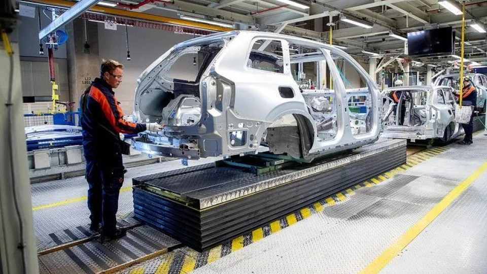 „Volvo“ siunčia įspėjimą bendrovės automobilių vairuotojams: aptikta labai pavojinga stabdžių klaida