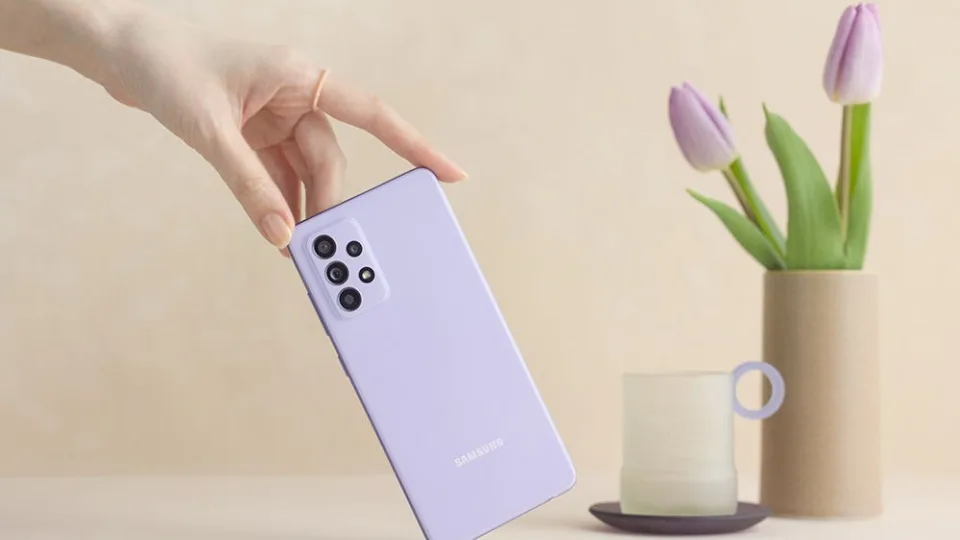 „Samsung“ pristatė naująjį „Galaxy A52s“ modelį: savo pirmtaką pralenks galia