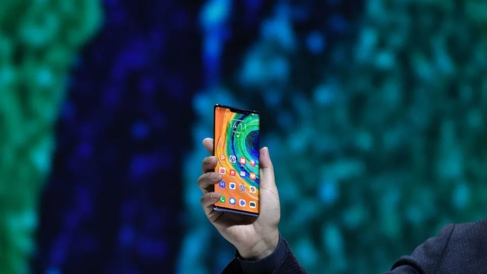 Sankcijų paradoksas: dėvėtų „Huawei” telefonų kainos pasiekė neregėtas aukštumas