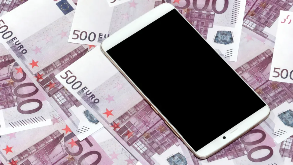 Netradiciniai investavimo būdai: ekspertai dalinasi šešiais būdais – nuo monetų iki automobilių