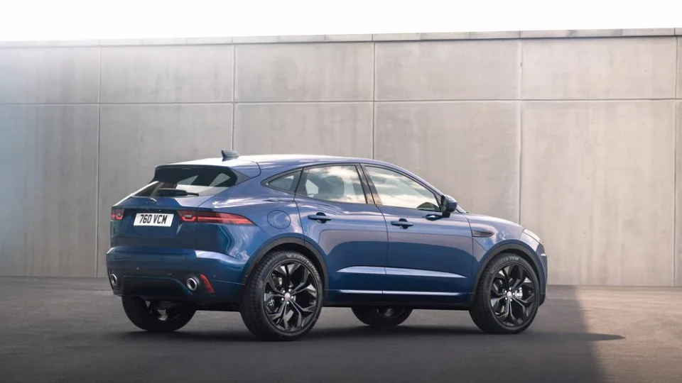„Jaguar“ pristato naująjį „E-Pace“: dar greitesnis ir saugesnis kompaktinis SUV