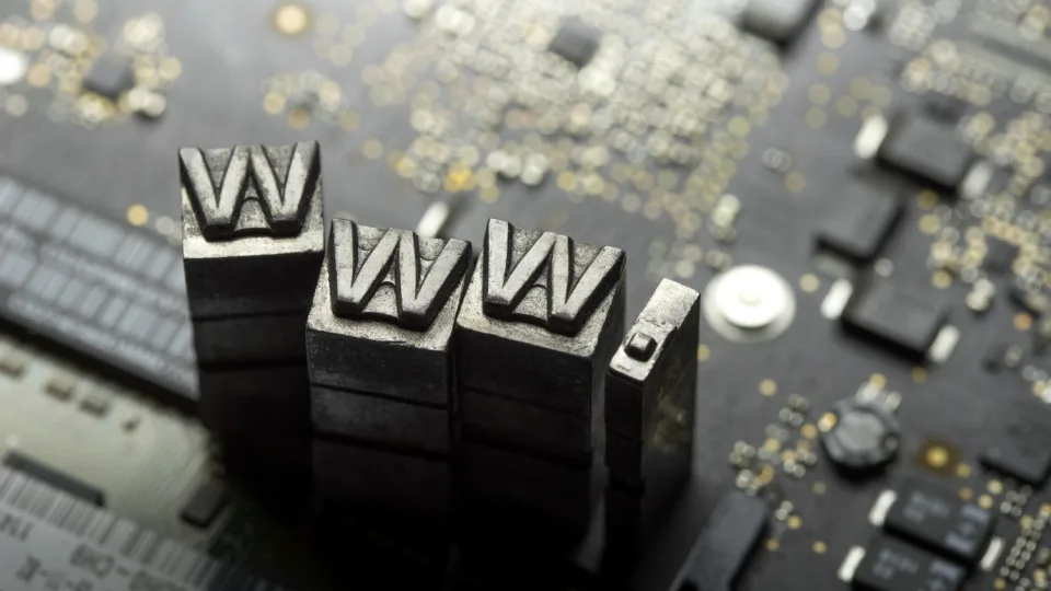 Kad buvimas internete neapkarstų: kaip apsaugoti savo domeną ir asmeninę svetainę?