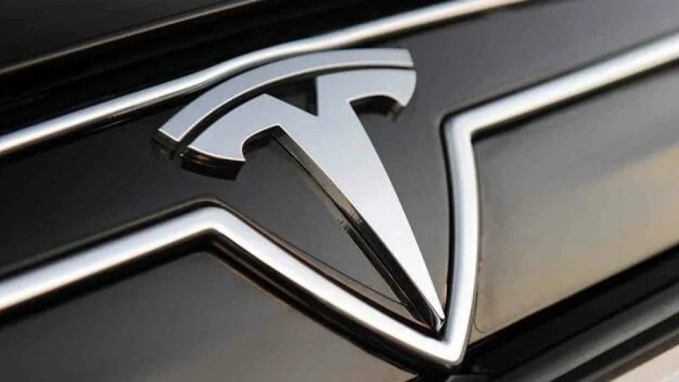 Neįtikėtina: naujų elektromobilių pardavimas Europoje aplenkė dyzelinu varomų