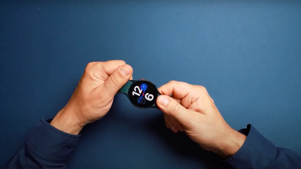 „Samsung“ ketina pristatyti pigesnį išmanųjį laikrodį: šią vasarą turėtume išvysti „Galaxy Watch4 (2024)“ variantą
