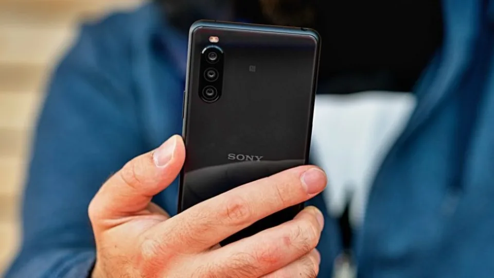 „Sony“ ruošia visiškai naują išmanųjį telefoną, kuris pasiūlys aukštesnės klasės technines galimybes