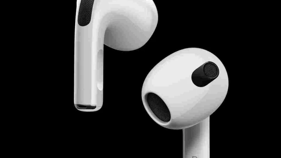 Pristatyti naujieji „AirPods 3“: pasiūlys ilgesnį baterijos tarnavimo laiką bei „MagSafe“ palaikymą