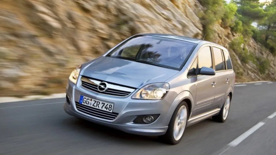 Vairuojate BMW ar „Toyota“ automobilį? Ekspertai nustatė, ką apie tave atskleidžia automobilio markė