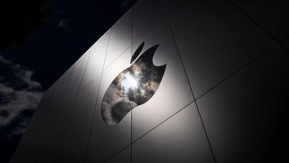 Buvęs „Apple“ darbuotojas sulaukė bausmės: kinas keliauja į kalėjimą, taip pat turės sumokėti ir įspūdingą kompensaciją