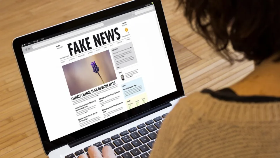 Kova su dezinformacija, karo kurstymu ir rusiška propaganda: nuo šiol negalėsite patekti net į 57 interneto svetaines, sužinokite kurias
