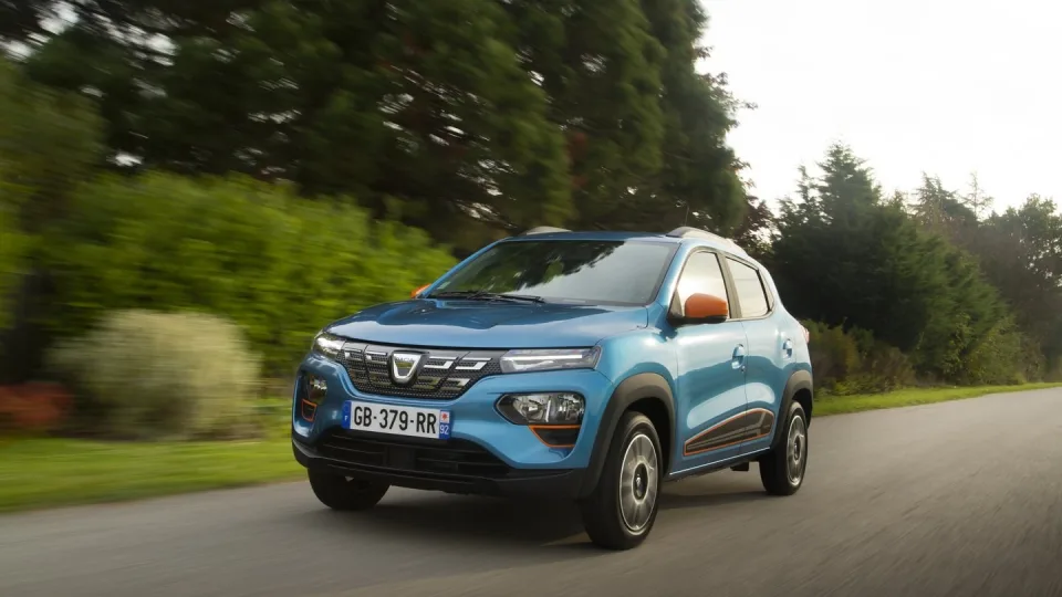 Nuo konvejerio nuriedėjo 8 milijonai „Dacia“ automobilių: kaip Rumunijos mažylis virto lyderiu Europoje?