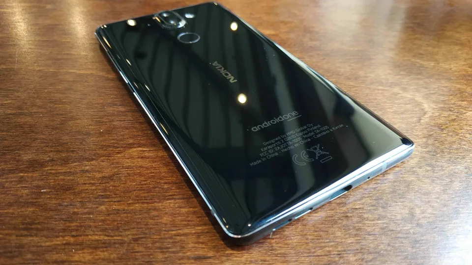 „Nokia 8 Sirocco“ apžvalga