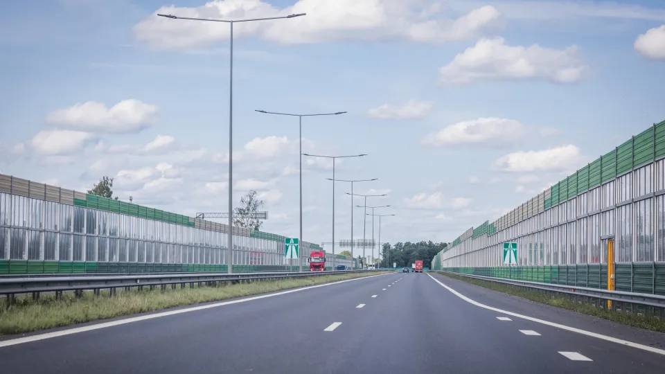 „Via Lietuva“ rūpinasi eismo dalyvių saugumu: iki metų pabaigos visoje Lietuvoje įrengs bei atnaujins netoli 400 pėsčiųjų perėjų