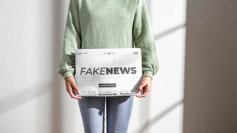 Vienas komentaras ir reputacija sužlugdyta: ką daryti, kai internete paskleidžiamas melas apie jus?