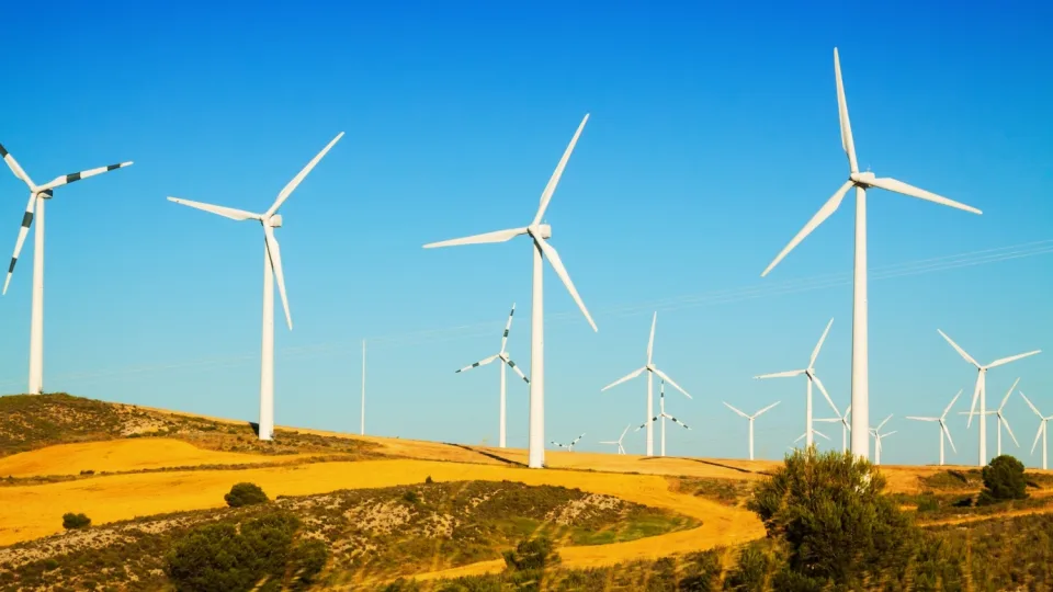 Europos energetikos rinkos apžvalga: sausumos ir jūrinio vėjo lenktynėse nepamirštama dairytis ir į Afriką