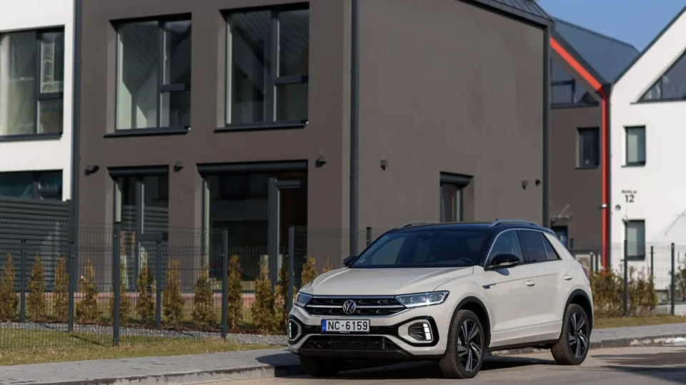 „Volkswagen“ turi naujieną lietuviams: į šalies atstovybes jau atvyko naujasis „T-Roc“ modelis