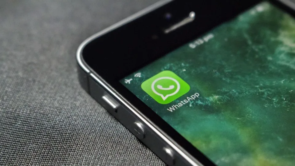 Turite senesnį telefoną? Jame netrukus nustos veikti „WhatsApp”