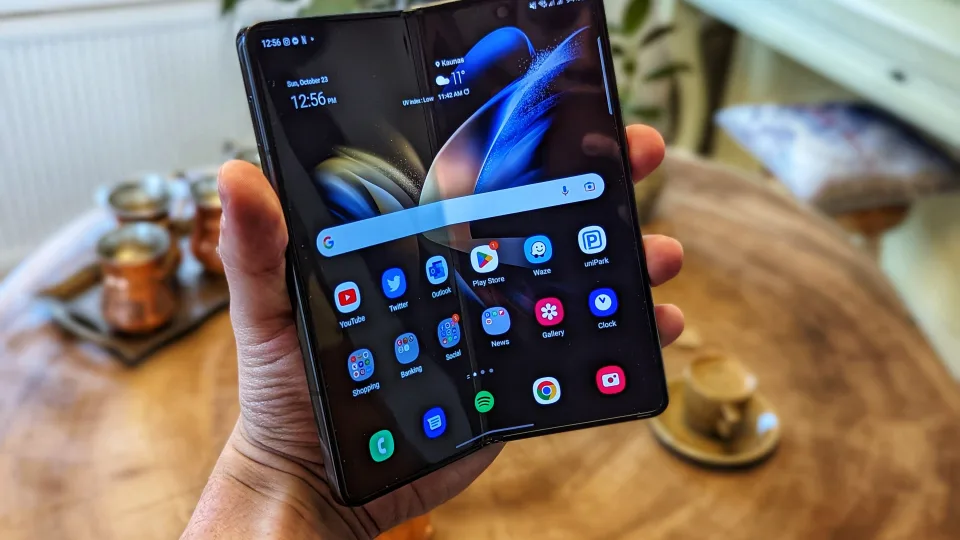 „Samsung“ planuoja gerokai atnaujinti „Galaxy Fold“ modelį: 2023 metų modelis pasiūlys ne tik daugiau galios, tačiau ir keletą naujovių