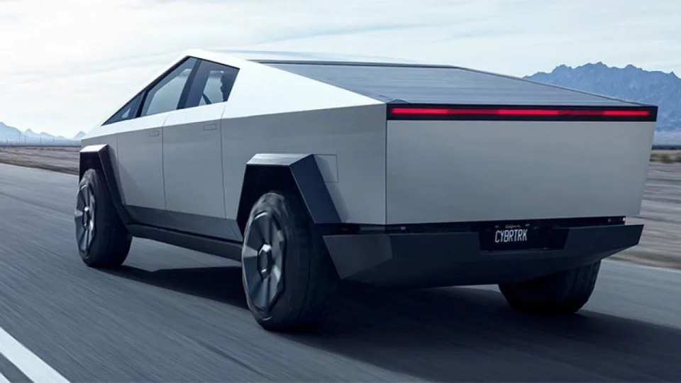 JAV kariuomenė perka „Tesla“ elektromobilius: įsigijo du „Cybertruck“ modelis, tačiau neketina jais važinėti