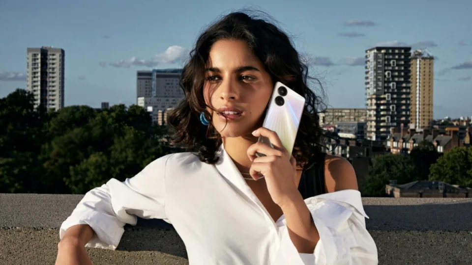 „Realme“ ruošiasi „Realme 11“ serijos telefonų pristatymui: aiškėja pagrindinės savybės, pasiūlys itin greitą įkrovimo galimybę