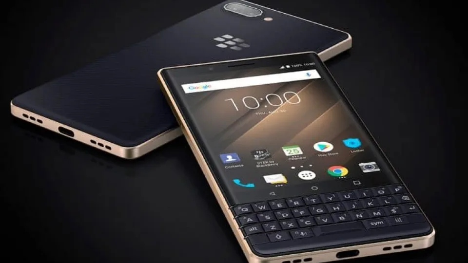 „BlackBerry KEY2 LE“ – išmanusis telefonas su mygtukais ir dviguba kamera