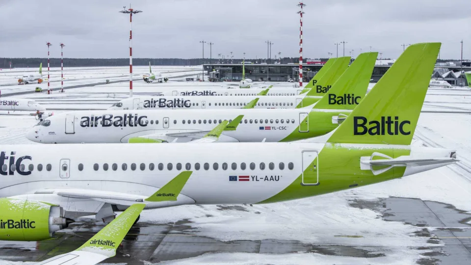 „airBaltic“ skelbia apie bendradarbiavimą su „SIXT“: nuo šiol su savo skrydžiu galėsite užsisakyti ir automobilio nuomą