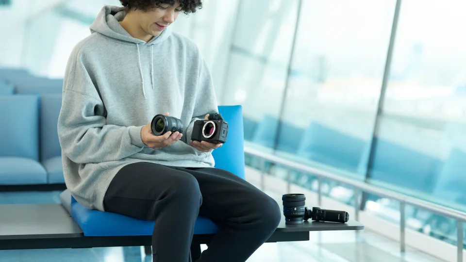 „Sony“ pristatė kamerą video blogeriams: naujoji „ZV-E1“ pasiūlys pažangias technologijas ir kinematografinę vaizdo kokybę