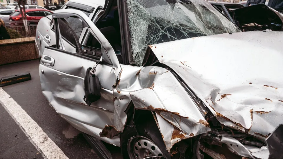 Grįžote prie savo automobilio, o jis subraižytas? Viena paprasta klaida gali kainuoti šimtus eurų