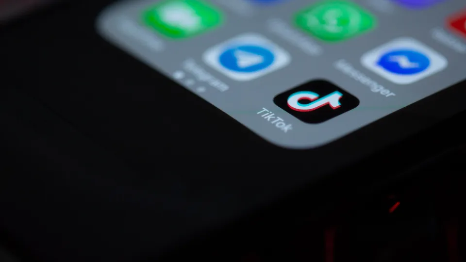 Ar vaikams reikia socialinių tinklų? Ši Europos valstybė imasi radikalių priemonių, jaunimas liks be „TikTok“
