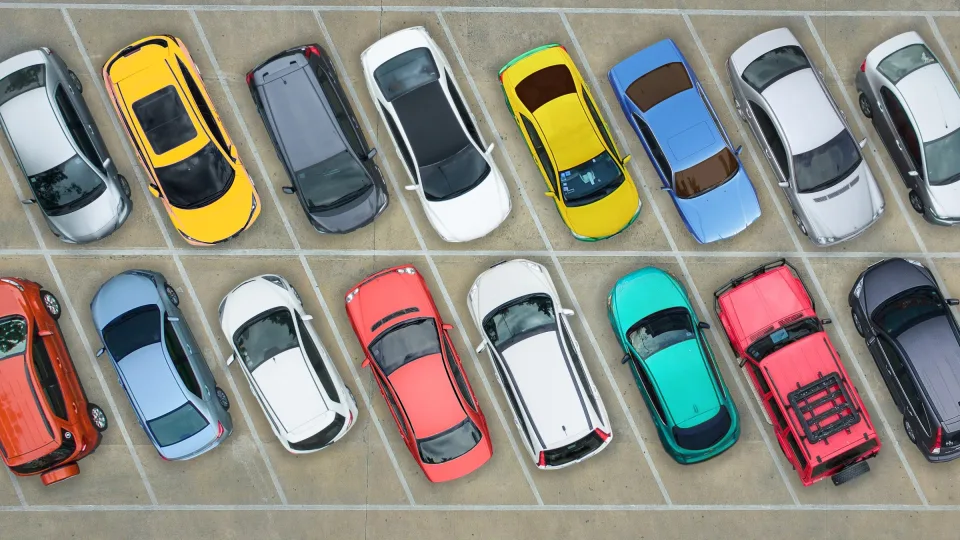 Dešimtmečio pokyčiai automobilių rinkoje: elektrifikacija, didesnės galimybės naujokams ir duoklė grožiui