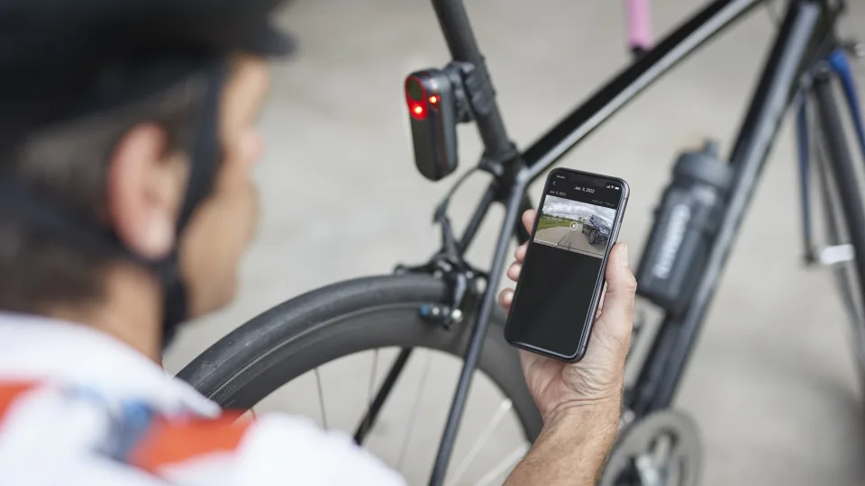 Pristatytas naujasis „Garmin Varia eRTL615“ – pirmasis galinio vaizdo radaras jūsų e. dviračiui