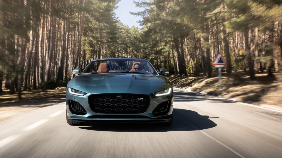 „Jaguar“ naujiems automobiliams suteiks 5 metų garantiją