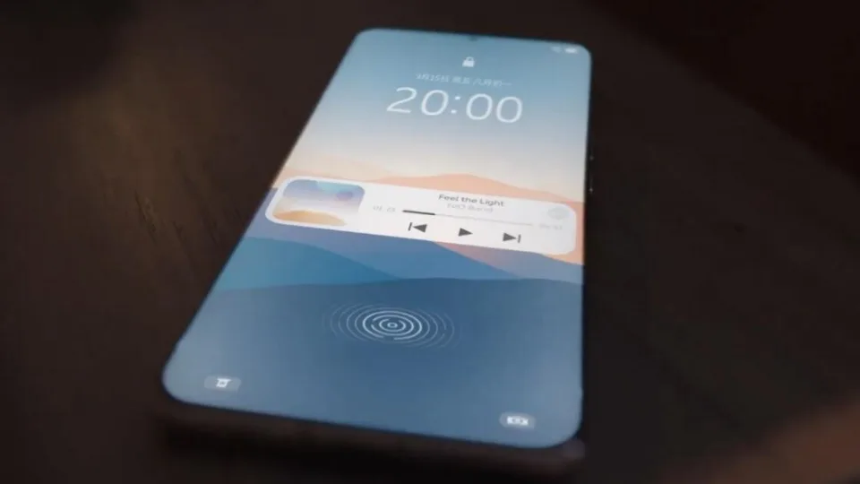 Aiškėja kaip atrodys pirmasis NIO išmanusis telefonas: elektromobilio pristatymo metu atskleistos ir kai kurios naujojo flagmano savybės