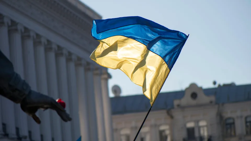 Ukrainoje tebevykstant karui „Telia“ pratęsia mažesnių tarifų ryšiui tarp Lietuvos ir Ukrainos galiojimą
