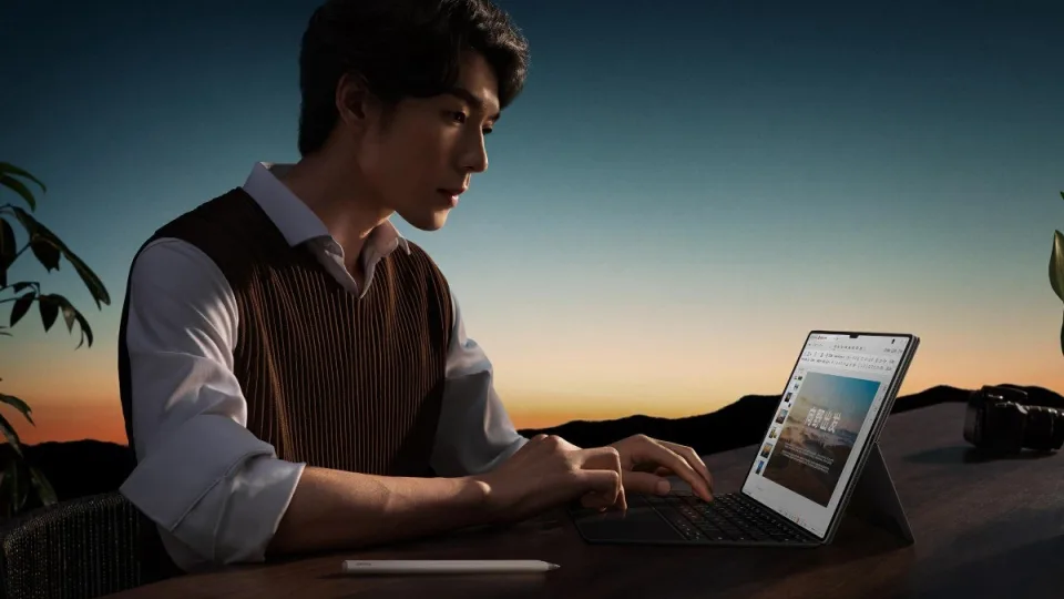 Ekranai, kurių nepaleidžiate iš rankų, tyliai kenkia jūsų akim: ekspertai paaiškina, kaip išvengti blogiausio