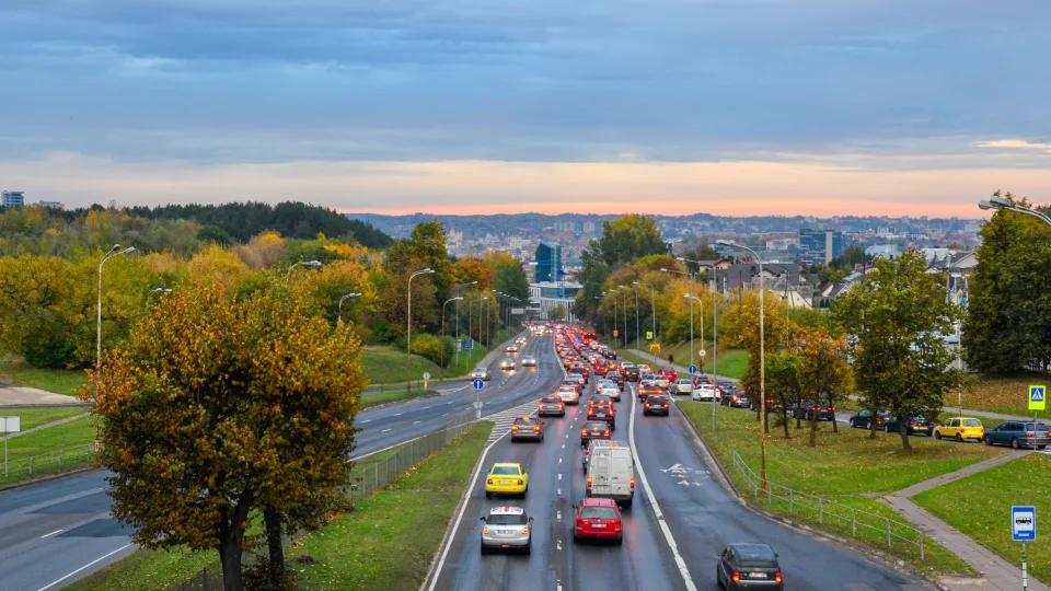 Mobilumo ateitis: ar nuosavas automobilis taps retenybe?