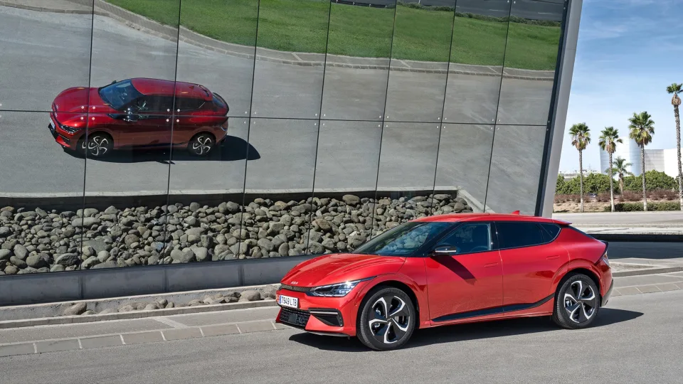 Šiuolaikiniai vairavimo pagalbininkai – kaip juos panaudoti geriausiai?