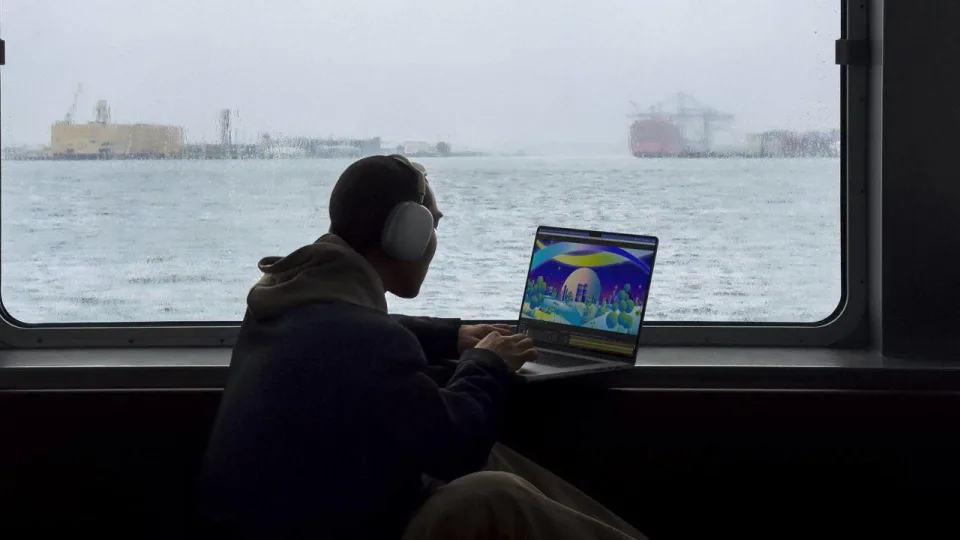 „Apple“ gąsdina neįtikėtinu greičiu: pristatė pažangiausius „M3“ lustus ir tris atnaujintus kompiuterius