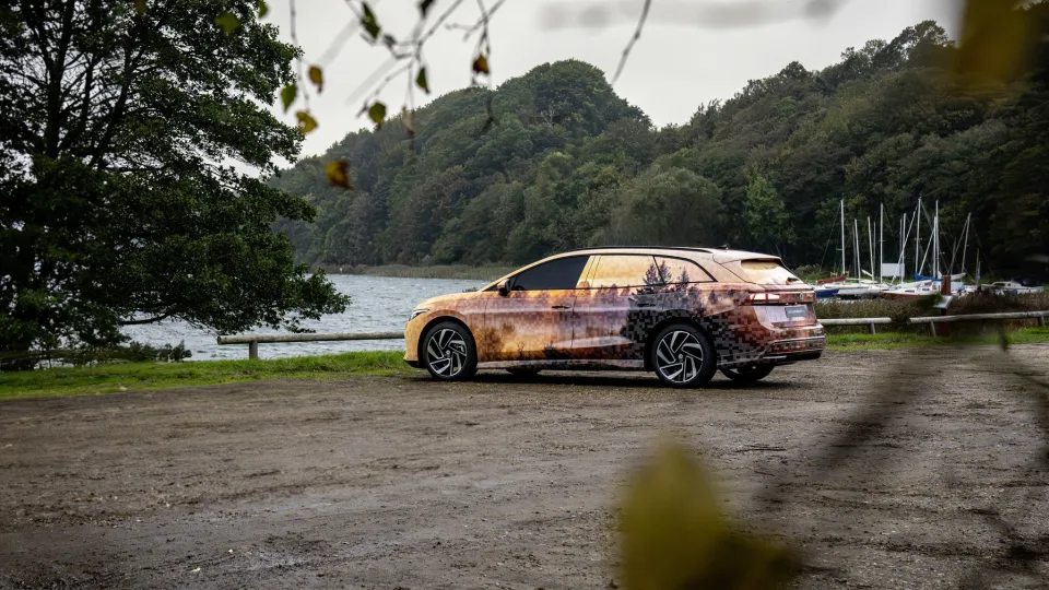 Vokietijos automobilių milžinė demonstruoja naujausią šedevrą: atskleidė jo pavadinimą ir pasidalino pirmosiomis nuotraukomis