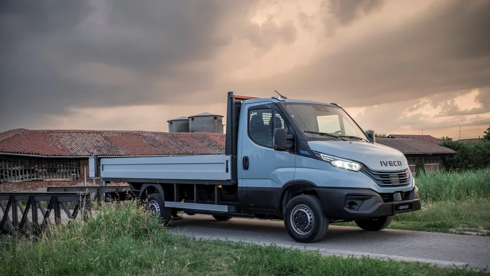 Ateičiai paruoštas transportas: naujoji elektrinių furgonų era beldžia į verslo vartus